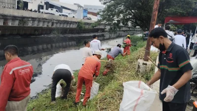 Cegah banjir, Wali Kota Semarang Terjunkan Satgas Berlian Bersihkan Sungai!
