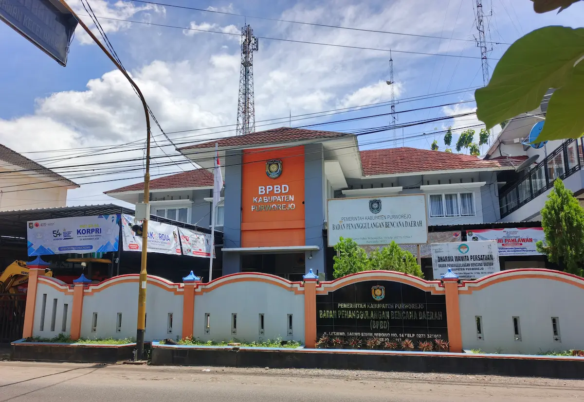 Gedung Kantor BPBD Kabupaten Purworejo di Jalan Jenderal Sarwo Edhie Wibowo sebagai pusat koordinasi mitigasi cuaca ekstrem Purworejo.