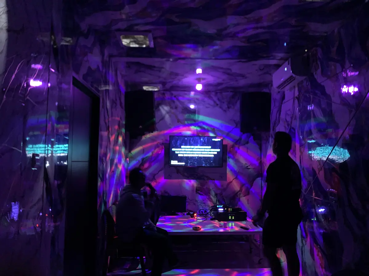 Suasana salah satu tempat hiburan malam karaoke di Jepara yang akan ditutup total selama Ramadan.