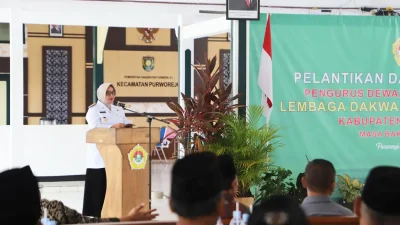 Bupati Purworejo Yuli Hastuti memberikan sambutan dalam pelantikan pengurus DPD LDII Purworejo.