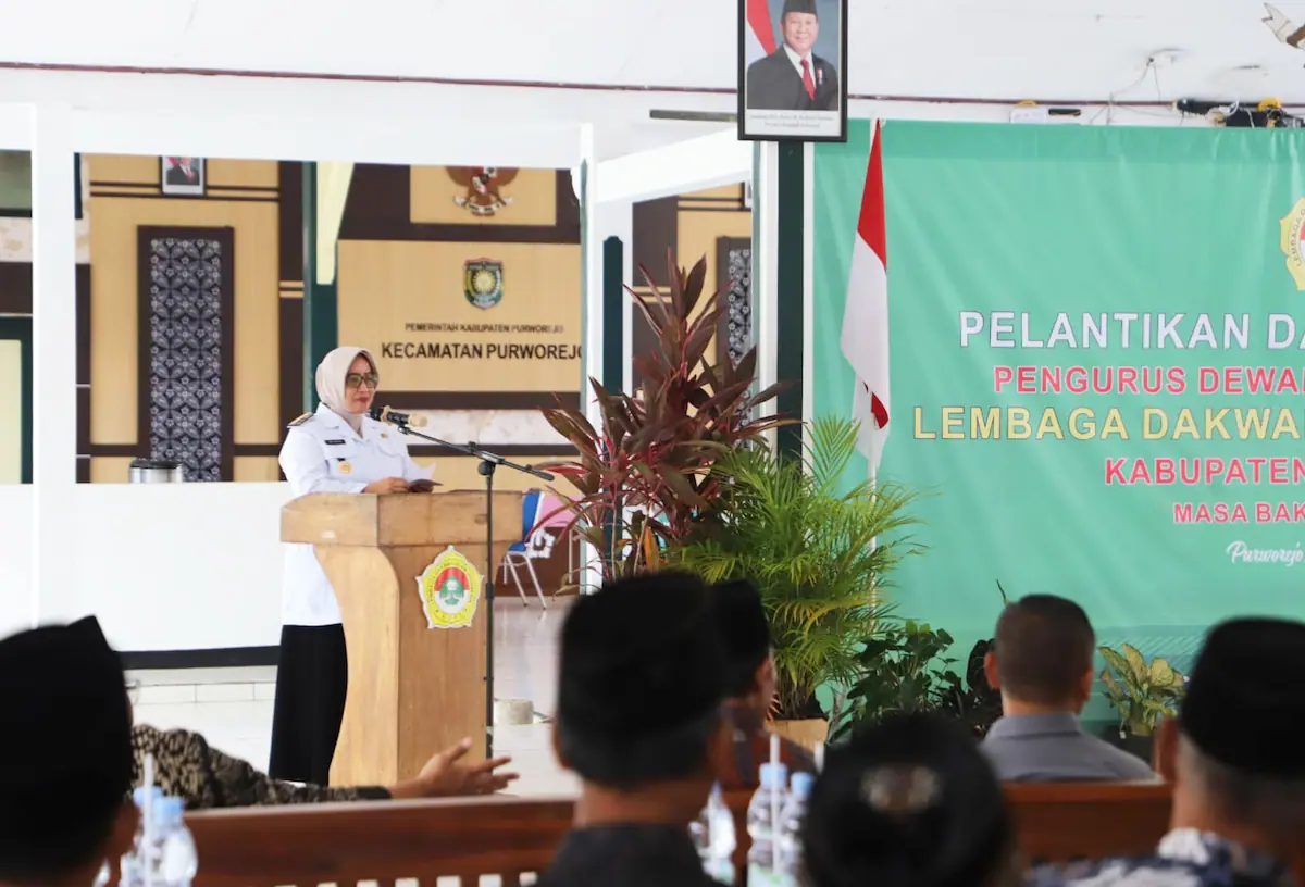 Bupati Purworejo Yuli Hastuti memberikan sambutan dalam pelantikan pengurus DPD LDII Purworejo.