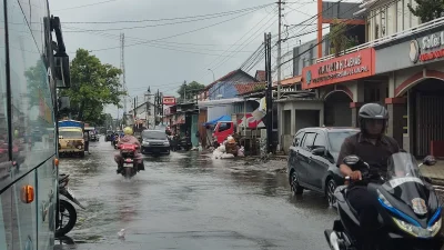 Sering Tergenang, Jalan Depan Kantor DPUPR Pemalang Bakal Dibongkar untuk Pasang Cross Drain