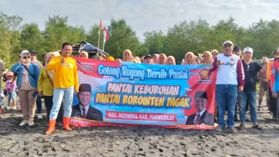 Dukung Indonesia Asri, Ratusan Kader Gerindra dan Nelayan Bersihkan Pantai Keburuhan Purworejo