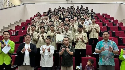 Suasana kunjungan siswa SMA Baitul Quran Subang saat mendengarkan paparan konsep Unity of Science di UIN Walisongo Semarang.
