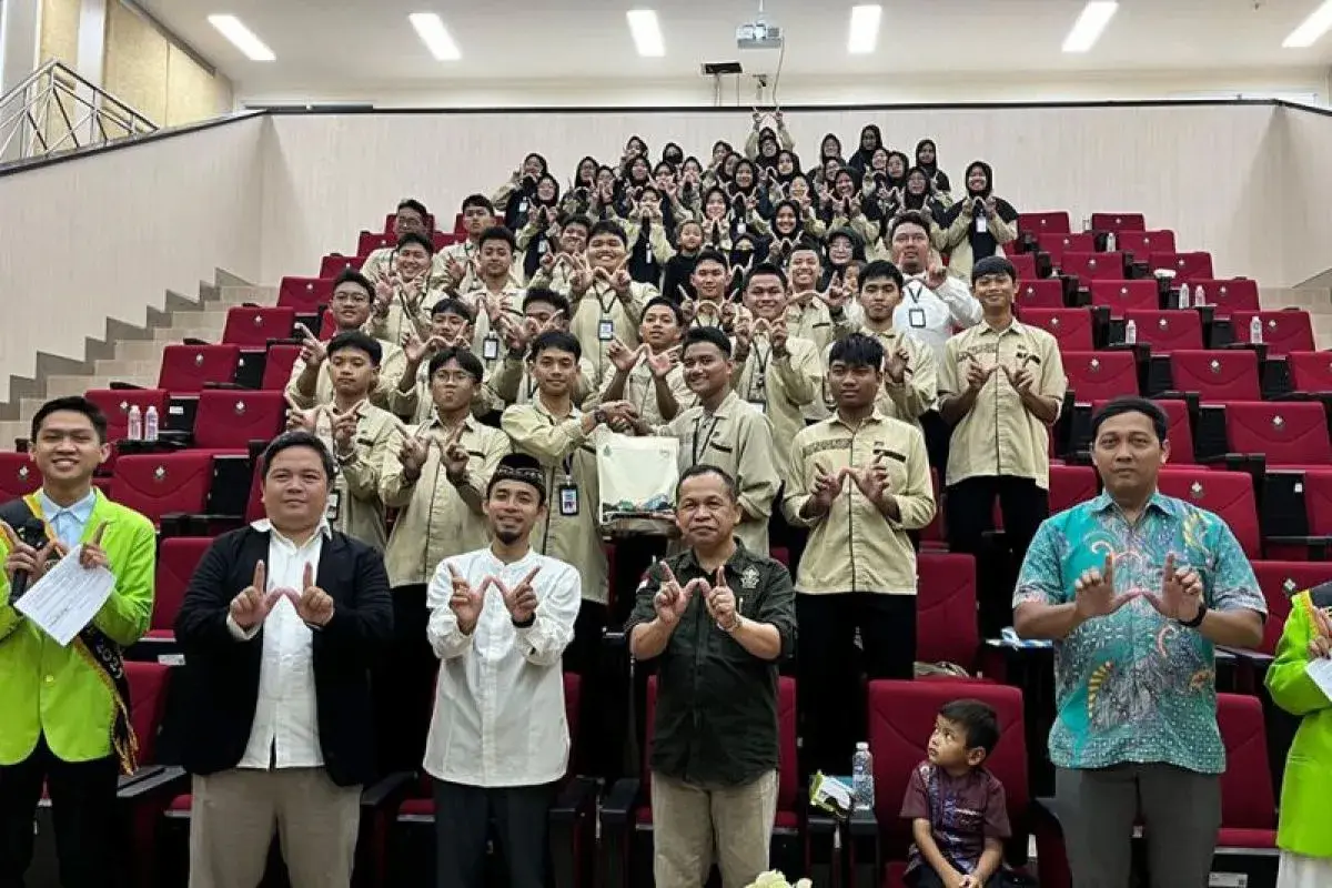 Suasana kunjungan siswa SMA Baitul Quran Subang saat mendengarkan paparan konsep Unity of Science di UIN Walisongo Semarang.