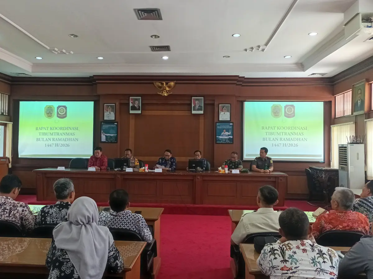 Anggota Komisi A DPRD Pati, Danu Ikhsan Hariscandra, menghadiri Rapat Koordinasi Tibumtranmas di Setda Pati membahas larangan karaoke dan sound horeg selama Ramadan.