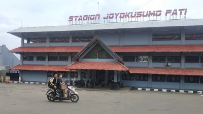 Kondisi terkini halaman depan Stadion Joyokusumo Pati yang akan direnovasi total menjadi standar FIFA