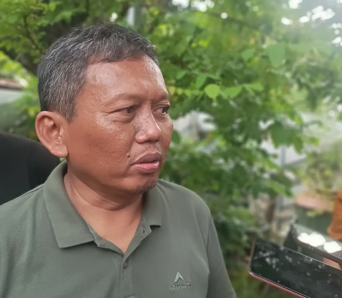 Praktisi Hukum Sudarsono memberikan keterangan terkait kondisi demokrasi dan penegakan hukum di Kabupaten Pati.