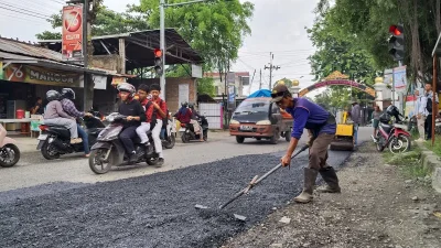 Pemkab Pati Siapkan Rp 200 Miliar, 80 Titik Jalan Rusak Diperbaiki Maret 2026