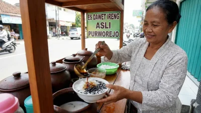 Pakai Abu Jerami, Ini Rahasia Kesegaran Es Dawet Ireng Purworejo yang Cocok untuk Takjil