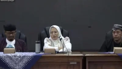 Bupati Banjarnegara Amalia Desiana memberikan arahan saat sosialisasi validasi data kemiskinan