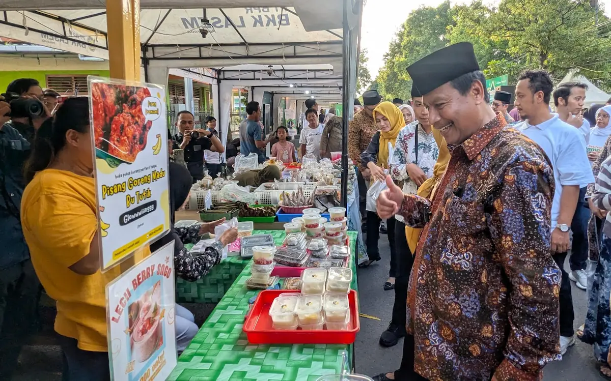 Pemerintah Kabupaten (Pemkab) Rembang secara resmi membuka Festival Kampung Ramadan di pendopo Rumah Dinas Wakil Bupati Rembang