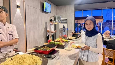 Beragam hidangan mewah menu buka puasa All You Can Eat dalam program Jelajah Rasa Nusantara 2 di ASTON Inn Rembang.