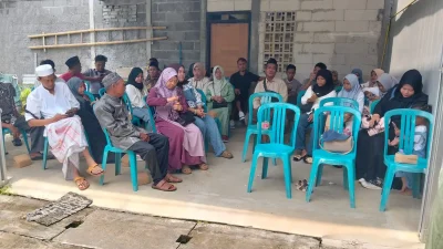 Ilustrasi suasana kumpul dan silaturahmi keluarga besar saat merayakan momen Lebaran di Semarang.