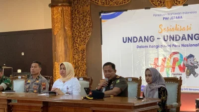 Suasana kegiatan Sosialisasi Undang-undang Pers yang digelar oleh PWI Kabupaten Jepara kepada ratusan kepala desa di Gedung OPD Bersama