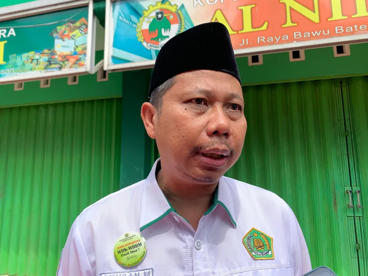 Kepala Kemenag Kabupaten Jepara Akhsan Muhyiddin memberikan tanggapan terkait aturan pembatasan medsos bagi anak