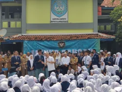 Tinjau Langsung ke Sekolah, Menko Pangan Zulhas Puji Pelaksanaan Makan Bergizi Gratis di Pemalang