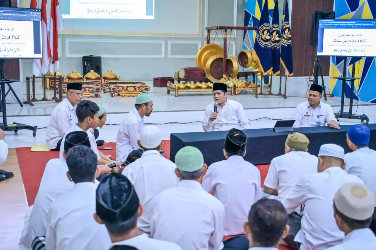 Wakil Bupati Banjarnegara Gus Wakhid memberikan tausiah kepada warga binaan di Rutan Kelas II B Banjarnegara