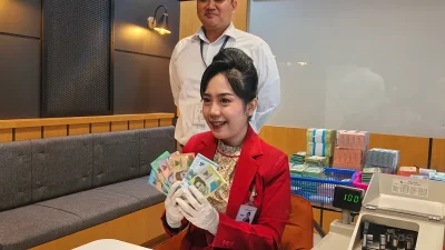 Kuota Penukaran Uang Baru di Bank Jateng Kudus Ludes dalam Sehari
