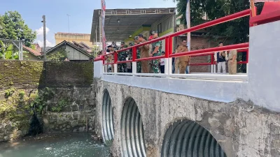 Petani Tak Perlu Memutar Jauh Lagi! Jembatan Merah Putih Pedawang Rampung Dibangun dalam Sebulan