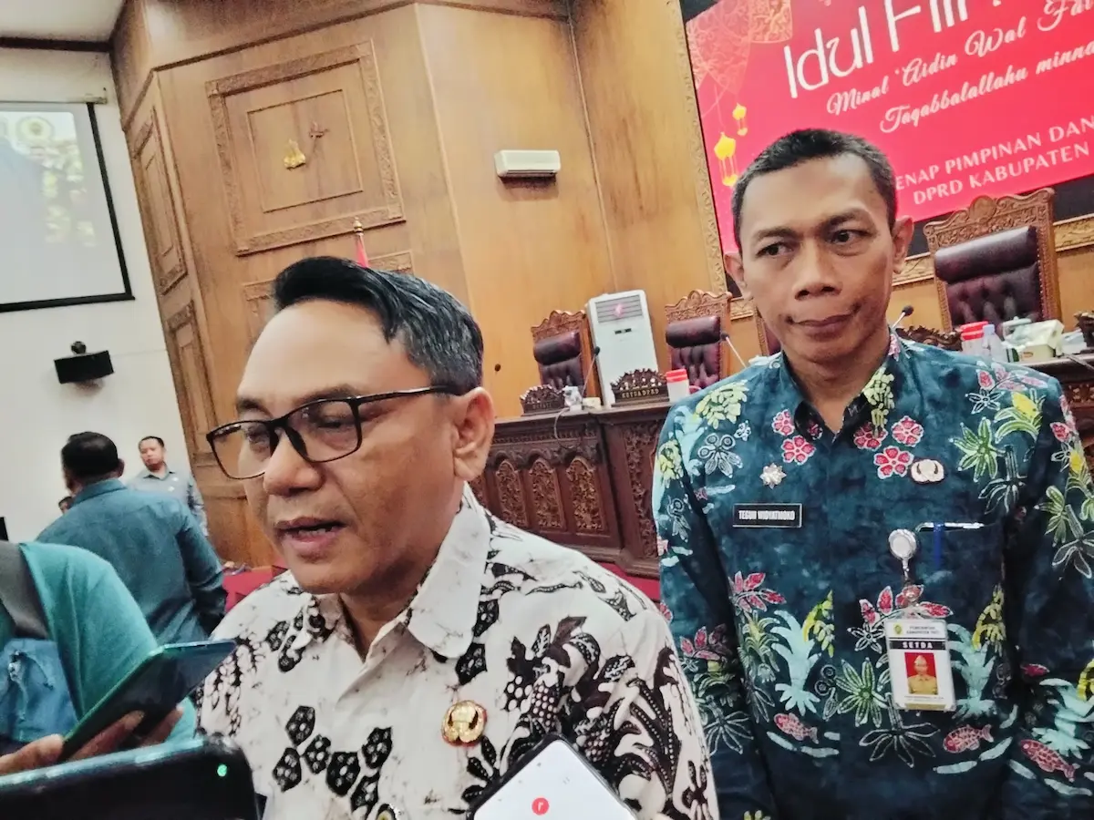Plt Bupati Pati Risma Ardhi Chandra saat memberikan keterangan terkait kebijakan daerah.