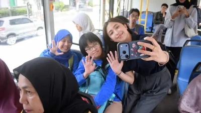 INVI Gaungkan Mobilitas Inklusif Lewat Ngabuburit Bus Listrik di Semarang