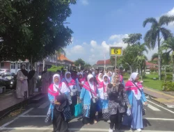 Diwarnai Tangis Haru, Bupati Lepas Jemaah Haji Kloter 18 Kendal ke Tanah Suci