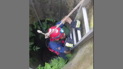 Cuma Butuh 2 Menit, Aksi Heroik Damkar Purworejo Selamatkan Kucing di Sumur 12 Meter Banjir Pujian
