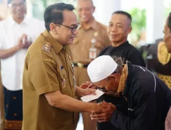 Cair Rp 15 Miliar, 6.700 Petani Terdampak Banjir di Pati Terima Bantuan Puso