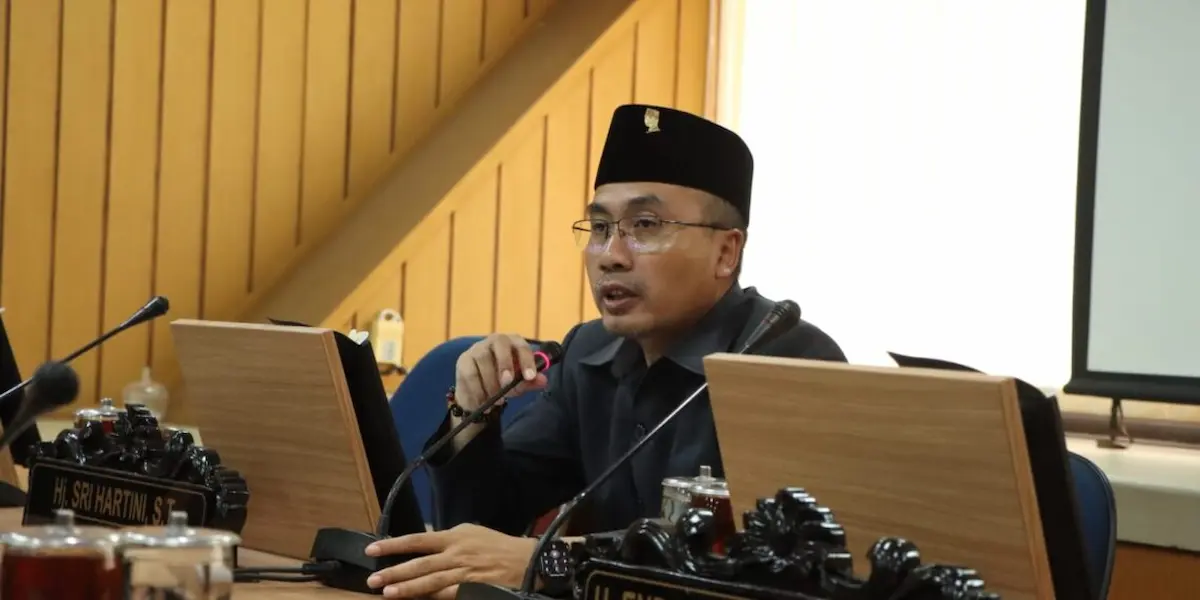 Wakil Ketua Komisi B DPRD Jateng, Endro Dwi Cahyono, memberikan penjelasan terkait dorongan pembentukan Perda larangan peredaran daging anjing dan kucing.