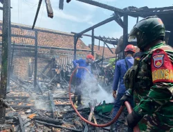 Diduga Korsleting Listrik, Kebakaran Hanguskan Dua Rumah di Kendal