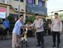 Polres Purworejo Salurkan Puluhan Hewan Kurban ke Masyarakat dan Ponpes