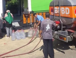 BPBD Kudus Salurkan Bantuan Air Bersih ke Desa Menawan Terdampak Longsor