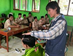 KKN UIN Walisongo Gelar Pelatihan Kewirausahaan, Bekali Siswa MA Darussalam Keterampilan Kreatif dan Produktif
