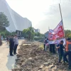 Sering Bikin Macet dan Kumuh, Lapak PKL dan Parkir Liar di Samping The Park Mall Akhirnya Dibongkar