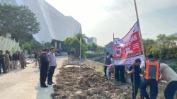 Sering Bikin Macet dan Kumuh, Lapak PKL dan Parkir Liar di Samping The Park Mall Akhirnya Dibongkar