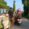 Kisah Inspiratif Sedekaholic Community Kendal, 11 Tahun Rutin Berbagi Nasi Tanpa Yayasan Formal