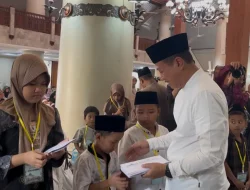 Peringati 10 Muharam, 350 Anak Yatim di Kudus Senyum Bahagia Terima Santunan