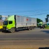 Jalan Pantura Pati-Rembang Macet Parah Akibat Truk Tangki Rusak