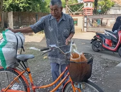 Penyaluran Bantuan Pangan Desa Karangbener Kudus Sasar 600 KPM