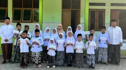 Peringati 10 Muharam, MI Miftahul Ulum 02 Honggosoco Santuni 18 Anak Yatim