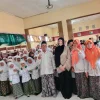 MI Darul Ulum 02 Hadirkan Pengajar Prancis di Program English Club