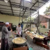 Ratusan Warga Kudus Patungan Masak 500 Porsi Bubur Asyuro demi Lestarikan Tradisi Leluhur