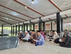 Sambut Siswa Baru, Yayasan Qodiriyah Demak Gelar Istigasah dan Ziarah Wali