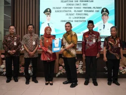 Bupati Demak Eisti’anah Lantik 18 Pejabat Baru, Tekankan Integritas ASN