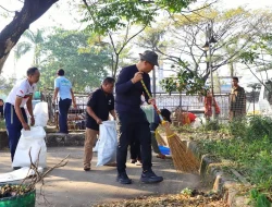 Terjun Langsung ke Terminal Bakalan Krapyak, Bupati Kudus Gaungkan Gerakan Pilah Sampah Bersama Ratusan Relawan