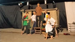 Sindir Praktik Politik Uang, Teater Ismi SMKN Jateng Pentaskan Naskah Kolor Ireng!