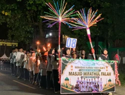 Meriahnya Malam 1 Suro di Desa Bawu Jepara, Ada Karnaval Obor Sampai Kostum Unik