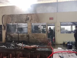 Gudang Mebel di Pengkol Jepara Ludes Terbakar, Kerugian Capai Rp 600 Juta