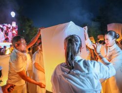 Ribuan Lampion Waisak Diterbangkan di Borobudur, Angkat Ekonomi Daerah